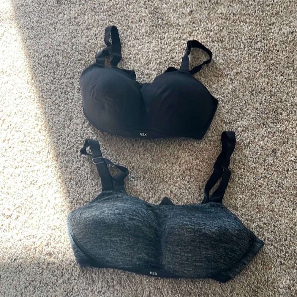 2 Victoria’s Secret sports bras